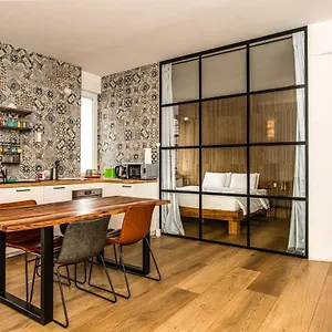 Apartment Luxury Flat By Station / Unique View, Milan