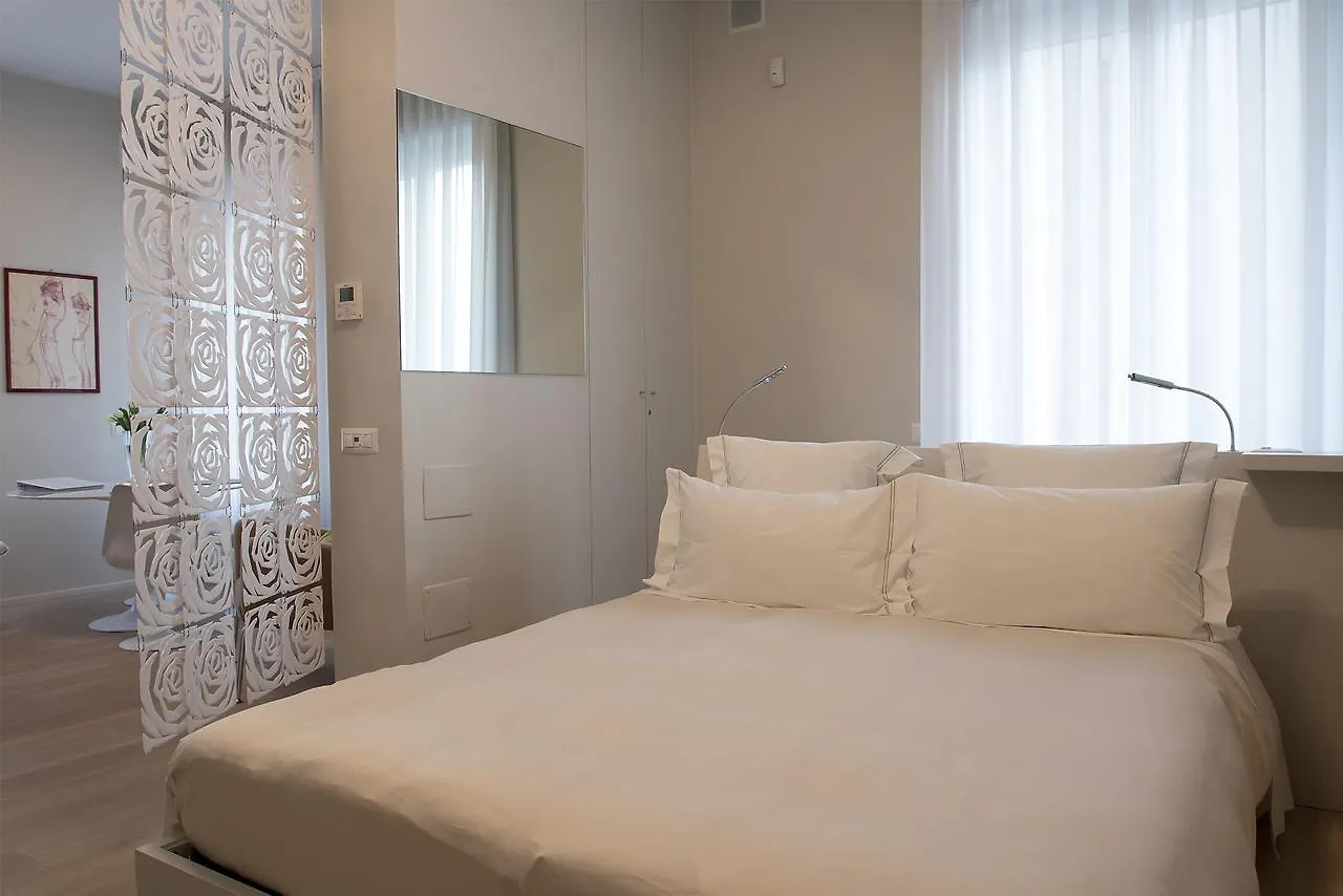 Milano Porta Venezia Suite Centro 0*, Milan Italy